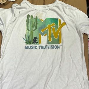 MTV slightly cropped t-shirt